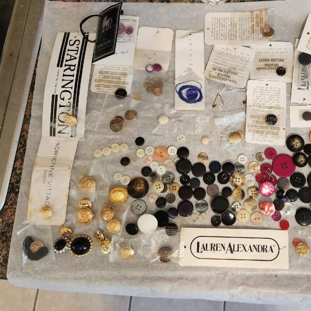 Vintage Modern Lot of Mixed Buttons some Carded